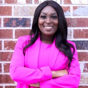 Meet your Posher, Dominique